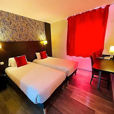 Hotel Restaurant Kyriad Direct Nord - Zenith - Toison D'or 2*